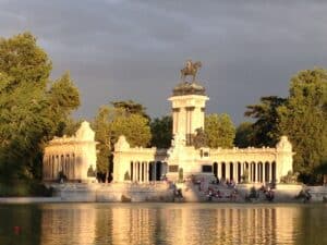madrid de los austrias estanque del retiro